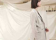 Double-Breasted Women's Linen Blazer with Structured Fit and Notch Lapel Tailoring