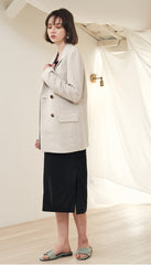 Double-Breasted Women's Linen Blazer with Structured Fit and Notch Lapel Tailoring