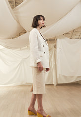 Double-Breasted Women's Linen Blazer with Peak Lapel and Tailored Lightweight Structure