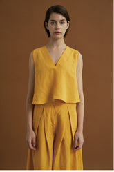 Sleeveless Linen Top With V-Neckline And Flowy Cropped Hem