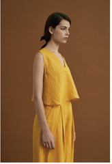 Sleeveless Linen Top With V-Neckline And Flowy Cropped Hem