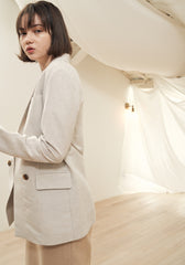 Double-Breasted Women's Linen Blazer with Structured Fit and Notch Lapel Tailoring