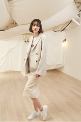 Double-Breasted Women's Linen Blazer with Structured Fit and Notch Lapel Tailoring