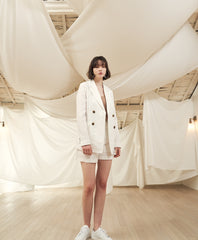 Double-Breasted Women's Linen Blazer with Peak Lapel and Tailored Lightweight Structure