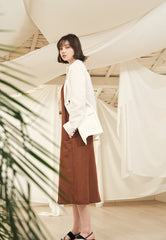 Double-Breasted Women's Linen Blazer with Peak Lapel and Tailored Lightweight Structure