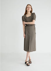 High-Waisted Linen Midi Skirt with Front Pleat and Back Elastic Detail for Elegant Movement
