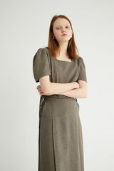 High-Waisted Linen Midi Skirt with Front Pleat and Back Elastic Detail for Elegant Movement