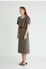 High-Waisted Linen Midi Skirt with Front Pleat and Back Elastic Detail for Elegant Movement