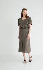 High-Waisted Linen Midi Skirt with Front Pleat and Back Elastic Detail for Elegant Movement