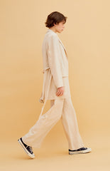 Tailored Oversized Linen Blazer With Relaxed Fit and Structured Silhouette for Modern Style