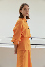 Balloon Sleeve Linen Blouse with Oversized Collar and Front Button Detail for Elegant Styling