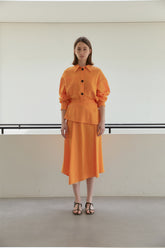 Balloon Sleeve Linen Blouse with Oversized Collar and Front Button Detail for Elegant Styling