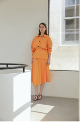 Balloon Sleeve Linen Blouse with Oversized Collar and Front Button Detail for Elegant Styling