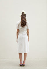 Linen Eyelet Blouse with Scalloped Collar and Puff Sleeves – Button-Down Feminine Design