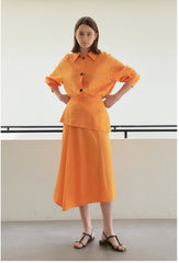 Balloon Sleeve Linen Blouse with Oversized Collar and Front Button Detail for Elegant Styling