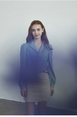 Tailored Linen Blouse with Structured Collar and Long Sleeves for Modern Minimalist Look
