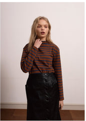 Striped Cotton Long-Sleeve Shirt with Relaxed Fit and Classic Crew Neck