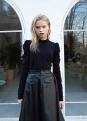 Cotton Shirt with Structured Long Sleeves and Tailored Fit