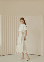 Cropped Linen Blouse With Elastic Hem And Short Sleeves For Refined Casual Styling