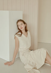 Flared Hem Linen Midi Skirt with Side Tie Detail and High Waist Silhouette