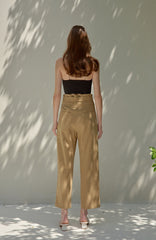 Sleeveless Linen Top for Women with Round Neck and Slim Fit Silhouette for Everyday Minimal Style