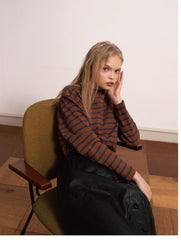 Striped Cotton Long-Sleeve Shirt with Relaxed Fit and Classic Crew Neck