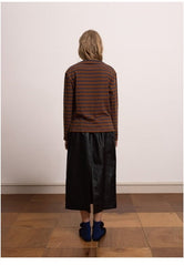 Striped Cotton Long-Sleeve Shirt with Relaxed Fit and Classic Crew Neck