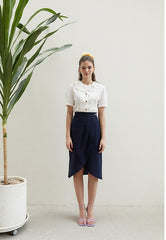 Linen Eyelet Blouse with Scalloped Collar and Puff Sleeves – Button-Down Feminine Design