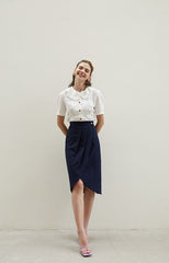 Linen Eyelet Blouse with Scalloped Collar and Puff Sleeves – Button-Down Feminine Design
