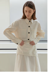 Tailored Long-Sleeve Linen Blouse With Oversized Pockets And Structured Collar Design