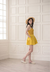High-Waisted Linen Mini Skirt with Box Pleats and Flared Hem for Breezy Summer Styling
