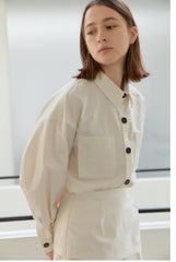 Tailored Long-Sleeve Linen Blouse With Oversized Pockets And Structured Collar Design