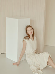 Flowy Linen Midi Skirt with Flared Hem and Side Tie Detail for Effortless Elegant Styling