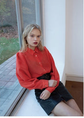 Tailored High-Waisted Zip-Front Leather Skirt with Minimalist Silhouette