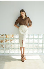 High-Waisted Linen Midi Skirt with Front Pockets and Belt Detail – Tailored Minimalist Style