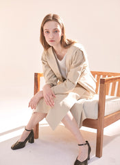 Structured Linen Blazer with Tailored Fit and Double Button Closure for Effortless Sophistication