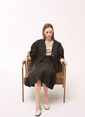 Tailored Linen Blazer With Structured Puff Sleeves And Button Closure For Modern Elegance