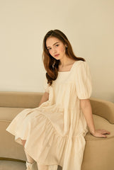 Elegant Tiered Puff Sleeve Linen Dress with Square Neckline and Flowy Silhouette