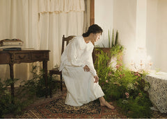 Blusa Teresa de lino y algodón con cuello puritano y manga larga