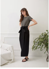 Short-Sleeve Linen Top with Chest Pocket and Crew Neckline for Minimal Everyday Wear