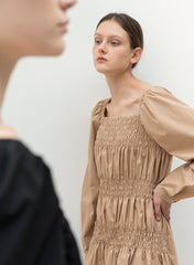 Elegant Midi-Length Linen Dress With Ruched Bodice And Voluminous Long Sleeves