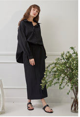 Relaxed-Fit Linen Shirt With Spread Collar and Button Front Closure