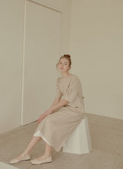 Elegant Midi-Length Linen Dress with Puff Sleeves and Tie-Back Detail for Effortless Charm