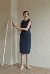 High-Waisted Tailored Linen Skirt with Sleek Silhouette and Midi Length for Elegant Versatility
