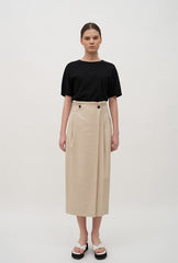 High-Waisted Linen Midi Skirt with Button Front and Pleated Detailing for Elegant Style