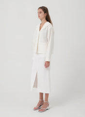 Tailored Linen Blazer with Wide Lapel Collar and Relaxed Fit for Effortless Sophistication