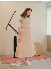 Sleeveless Midi Linen Dress With A-Line Silhouette And Halter Neckline