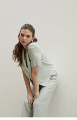 Short Sleeve Notch Collar Linen Shirt with Tailored Fit and Front Button Detailing