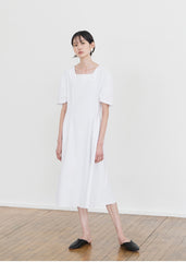 Elegant Square Neck Linen Midi Dress with Short Sleeves and Tailored A-Line Silhouette