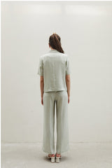 Short Sleeve Notch Collar Linen Shirt with Tailored Fit and Front Button Detailing